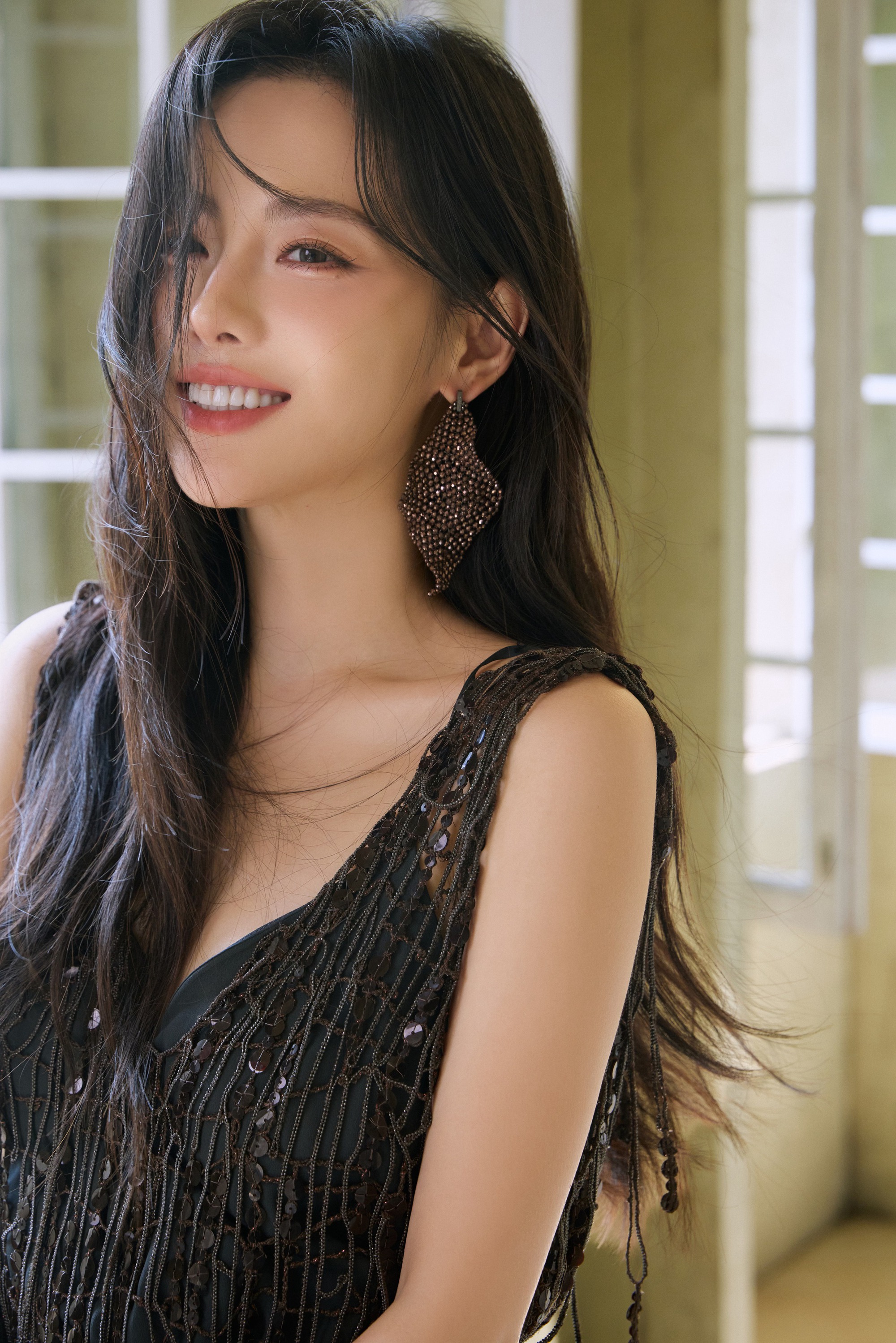 Dàn sao thi nhau “hồi sinh” sau bê bối: