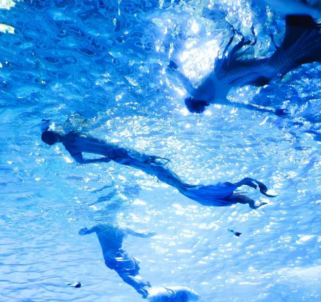 Mỹ nhân showbiz tổ chức buổi tiệc “cháy” nhất từ trước tới nay, mời dàn mỹ nam khoe body bỏng mắt- Ảnh 3. Mỹ nhân showbiz tổ chức buổi tiệc “cháy” nhất từ trước tới nay, mời dàn mỹ nam khoe body bỏng mắt- Ảnh 3.