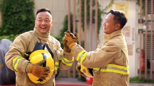 Hai diễn viên gây phẫn nộ sau vụ cháy ở Hong Kong c3 1764309209093 17643092093591603036400