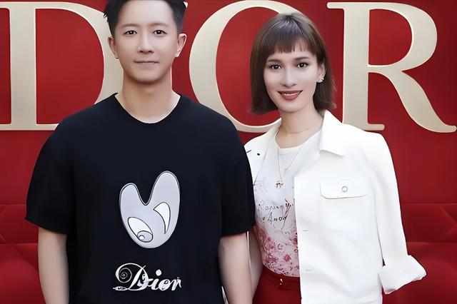 Cuộc hôn nhân lạ lùng của nam thần Super Junior: Vợ chồng ngủ riêng, bà xã kết bạn với người yêu cũ- Ảnh 1. Cuộc hôn nhân lạ lùng của nam thần Super Junior: Vợ chồng ngủ riêng, bà xã kết bạn với người yêu cũ- Ảnh 1.