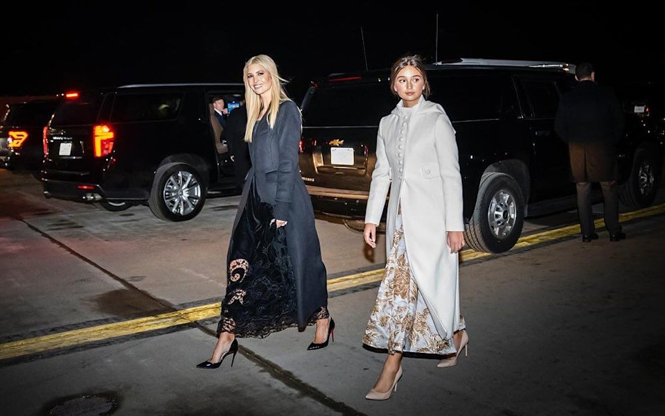 "Tiểu công chúa Nhà Trắng" gây choáng với chiều cao nổi bật bên mẹ Ivanka Trump, nhan sắc tuổi 13 ngày càng thăng hạng c43afac32db7 snapinstapp475471673184819413520486562302338802603076437n1080 174114642708410544129 1741148883809 1741148884234587175121