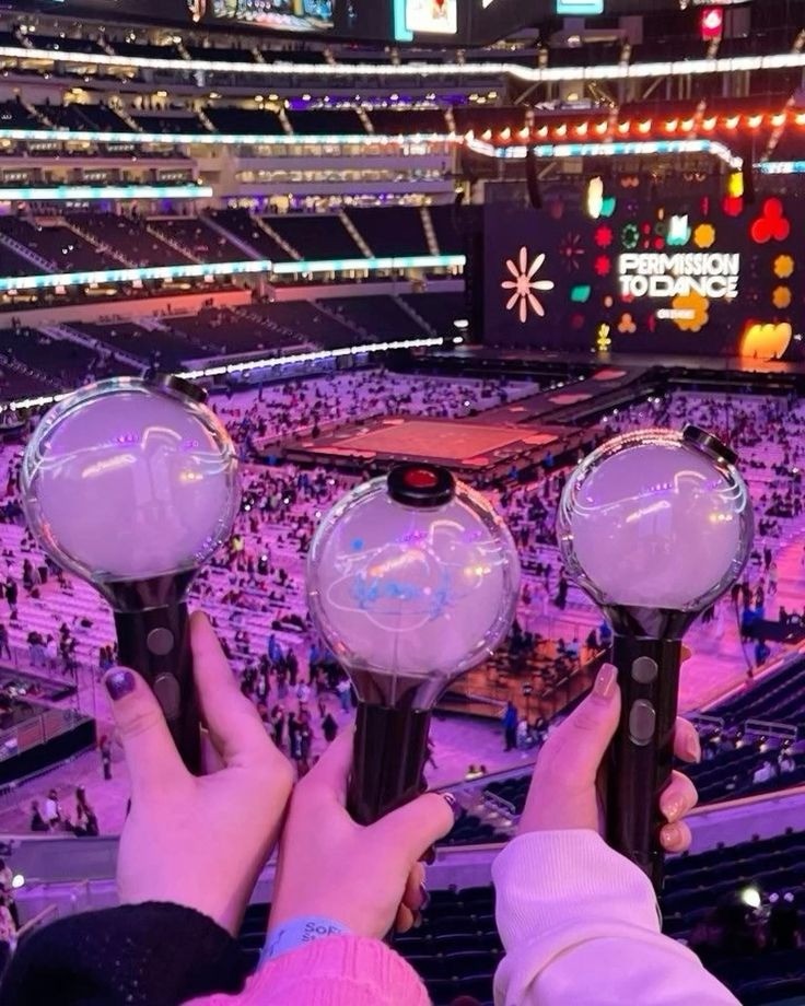 Jack và dàn sao bán lightstick giá triệu đồng, fan vẫn chi mạnh vì điều gì?- Ảnh 2.