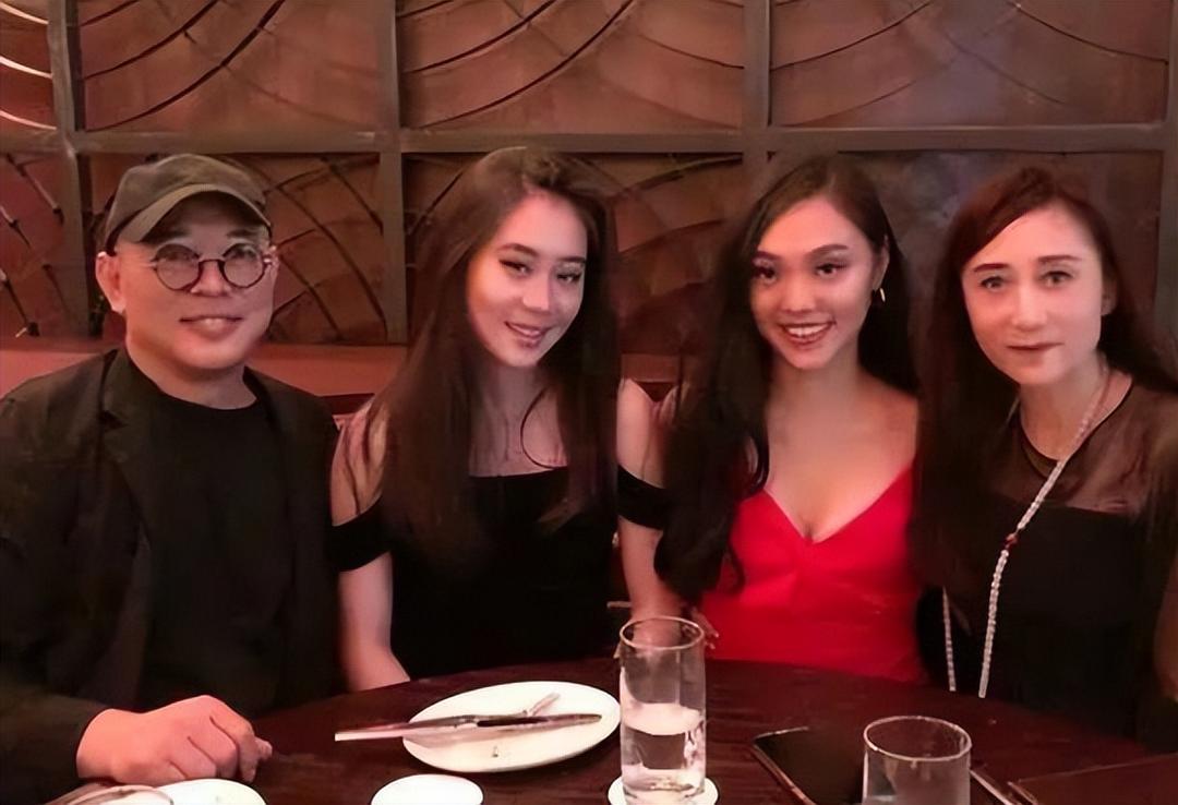 Nàng hậu ngực khủng tai tiếng nhất showbiz, khiến nam thần hạng A mê đến ruồng bỏ vợ con- Ảnh 9.