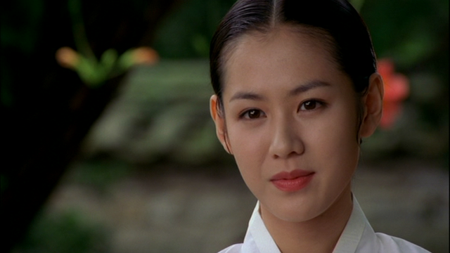 Son Ye Jin 20 tuổi đẹp kinh diễm trong tạo hình kỹ nữ: Thoáng lộ gáy thôi mà khán giả đã xuyến xao- Ảnh 2.