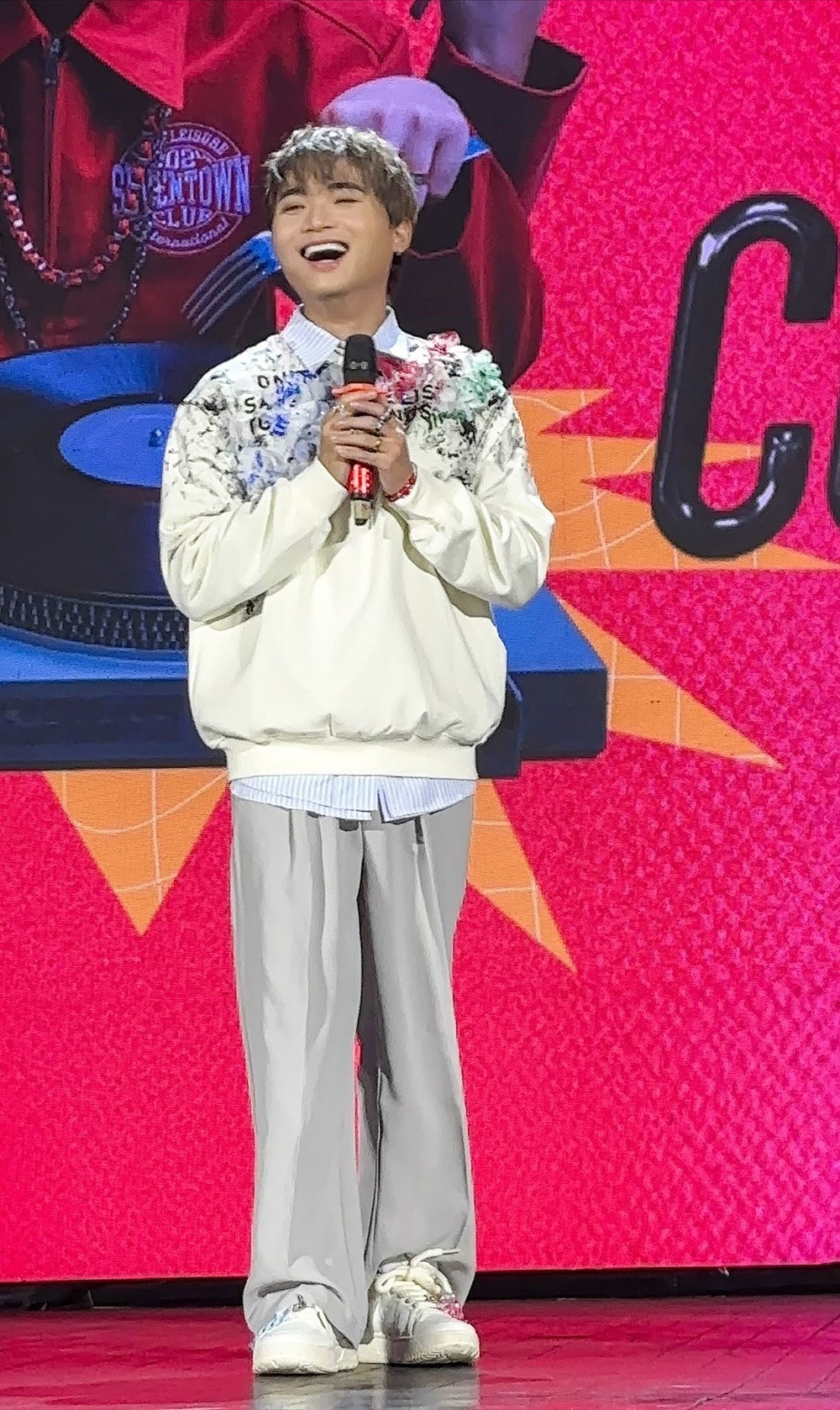 HuyR là tác giả nhiều bài hit nổi tiếng.