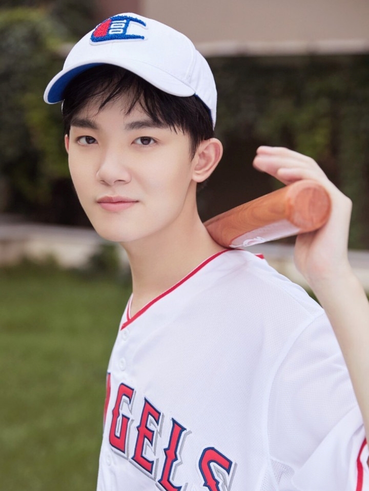 31 ngày đầu năm hỗn loạn của Cbiz: Vụ Triệu Lộ Tư - Triệu Vy chỉ là mở màn,