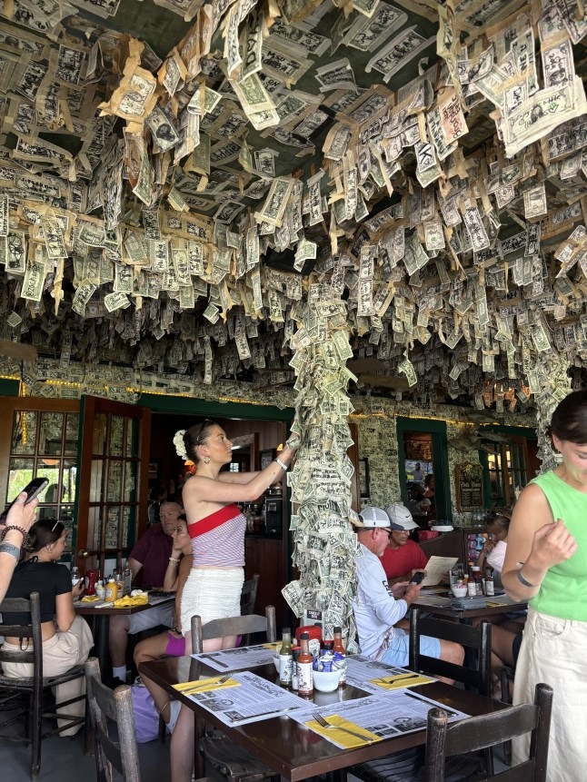 Nhà hàng đặc biệt nơi