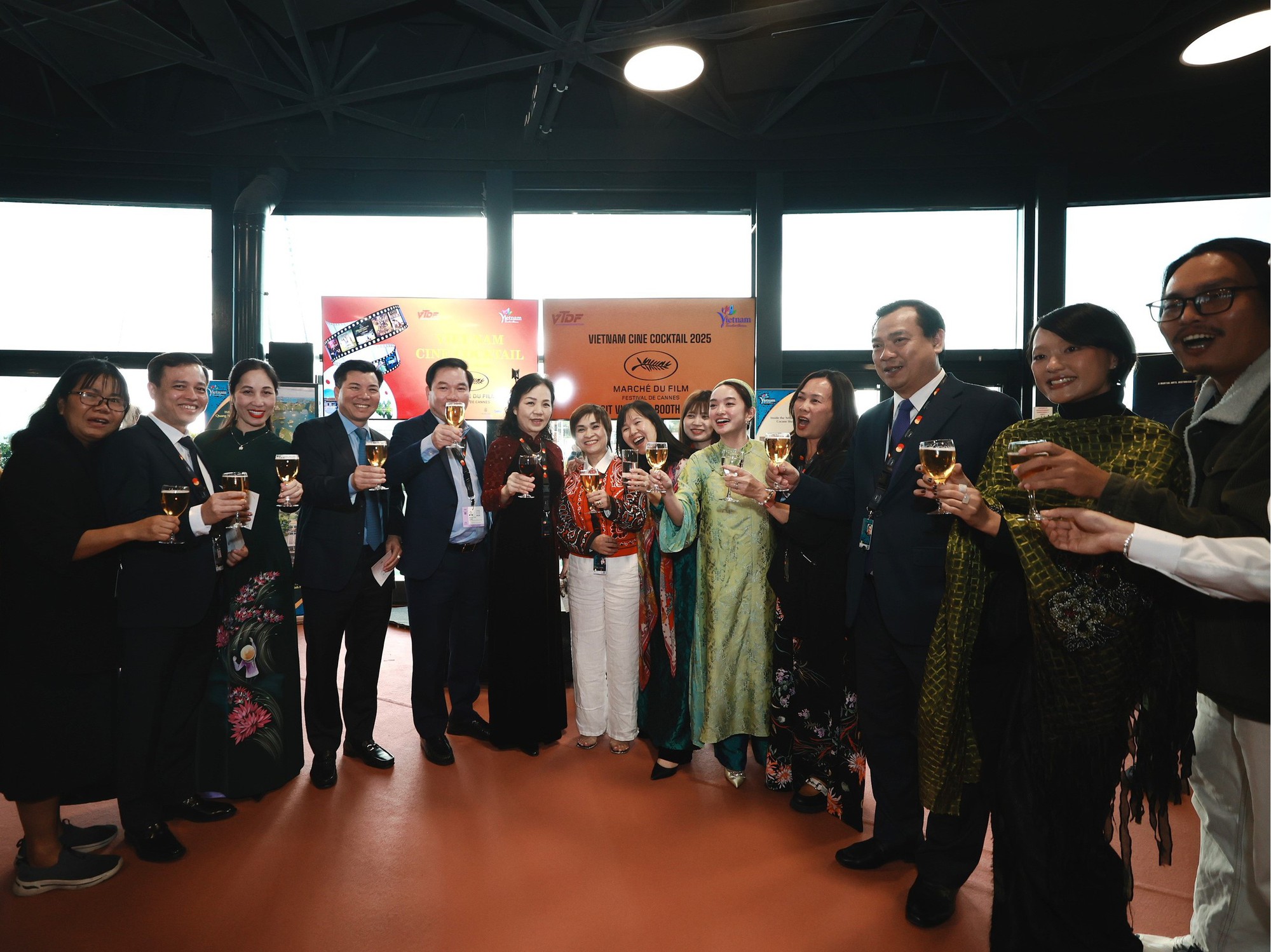 Bom tấn của Johnny Trí Nguyễn bất ngờ xuất hiện ở Cannes 2025, hé lộ bí mật mà netizen Việt chưa hề hay biết- Ảnh 3.