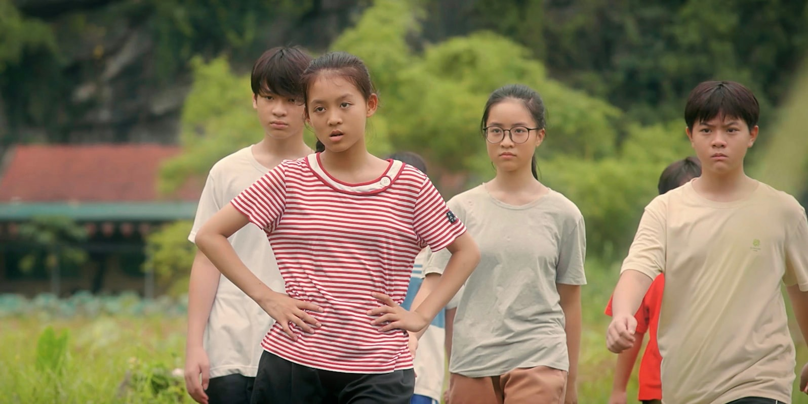 24 năm mới lại có 1 phim Việt hay như Hoa Cỏ May: Dàn cast diễn đỉnh xuất thần, vừa xem vừa sợ hết- Ảnh 6. 24 năm mới lại có 1 phim Việt hay như Hoa Cỏ May: Dàn cast diễn đỉnh xuất thần, vừa xem vừa sợ hết- Ảnh 6.