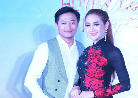 Sau Lê Phương, thêm 1 sao nữ lên livestream ẩn ý về người diễn giả trân trong tang lễ của Quý Bình- Ảnh 3. Sau Lê Phương, thêm 1 sao nữ lên livestream ẩn ý về người diễn giả trân trong tang lễ của Quý Bình- Ảnh 3.