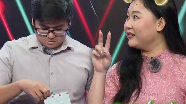 Độc lạ hẹn hò: Thầy giáo lần đầu được “xé túi mù” của cô gái bị “cắm sừng” cam sung 200 1741709668 746 width740height495 auto cropjpg