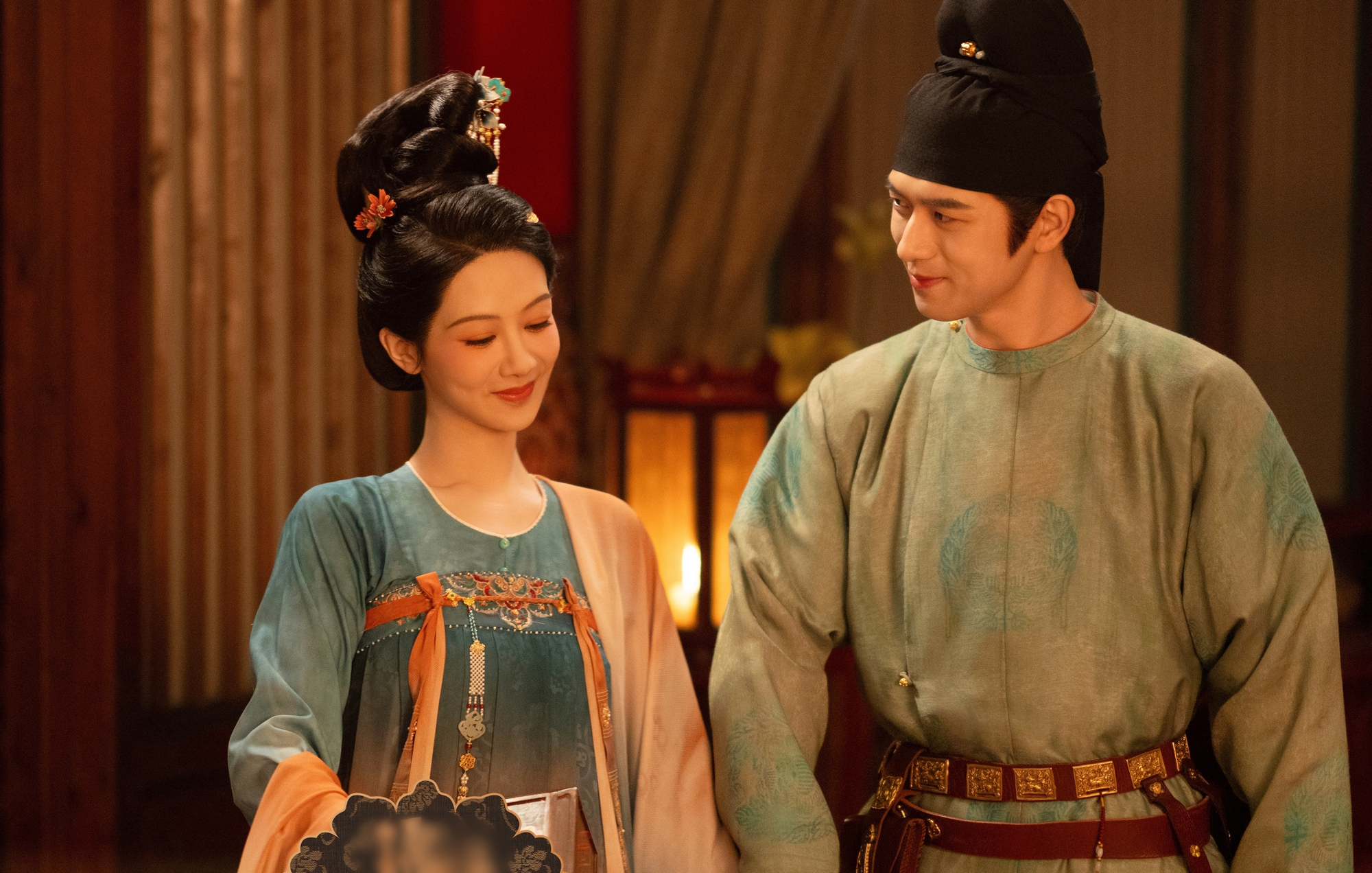 Phim mới chiếu 7 phút đã chiếm top 1 rating cả nước: Nữ chính đẹp đến nỗi người gặp người yêu, hoa gặp hoa nở- Ảnh 7. Phim mới chiếu 7 phút đã chiếm top 1 rating cả nước: Nữ chính đẹp đến nỗi người gặp người yêu, hoa gặp hoa nở- Ảnh 7.