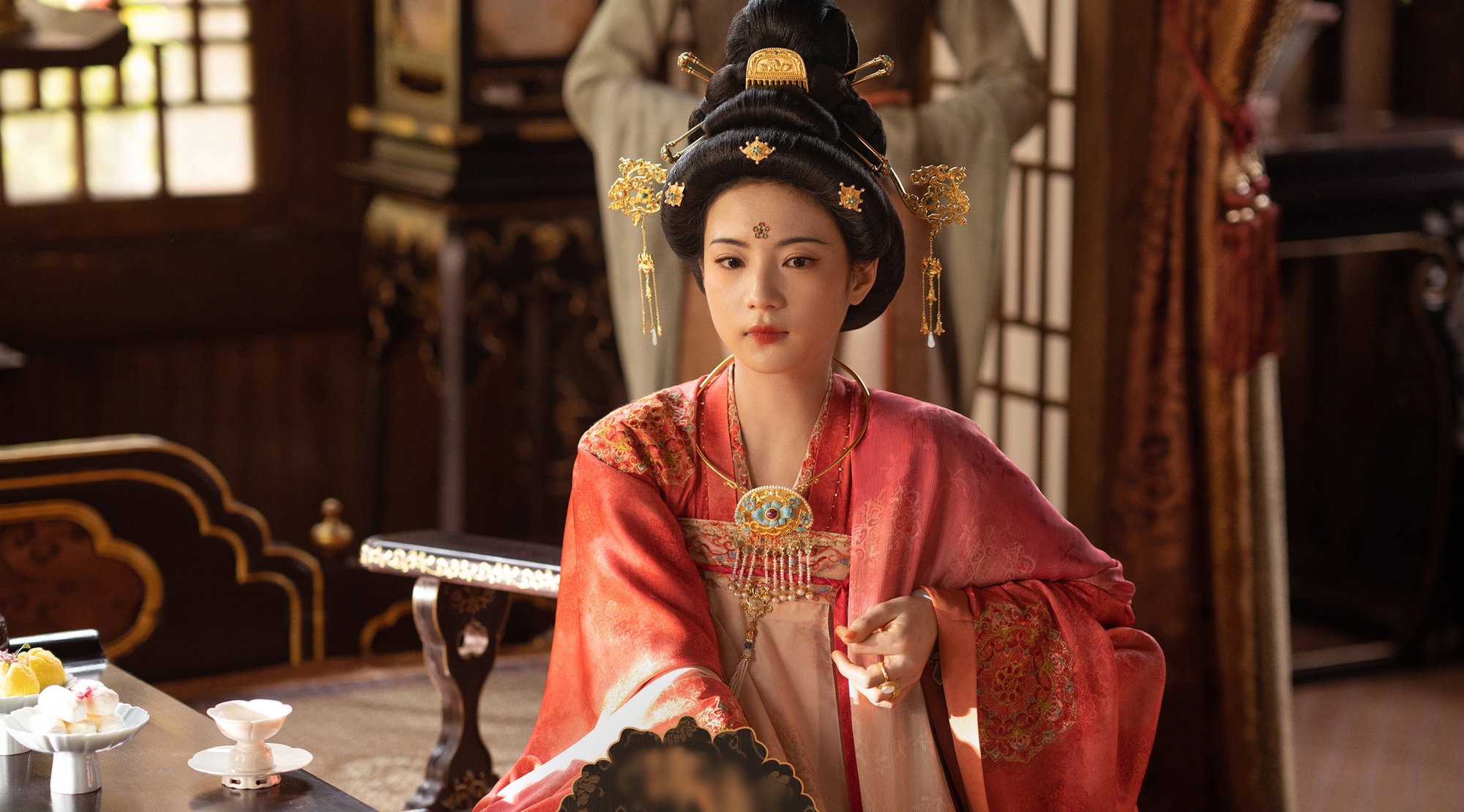 Phim mới chiếu 7 phút đã chiếm top 1 rating cả nước: Nữ chính đẹp đến nỗi người gặp người yêu, hoa gặp hoa nở- Ảnh 4. Phim mới chiếu 7 phút đã chiếm top 1 rating cả nước: Nữ chính đẹp đến nỗi người gặp người yêu, hoa gặp hoa nở- Ảnh 4.