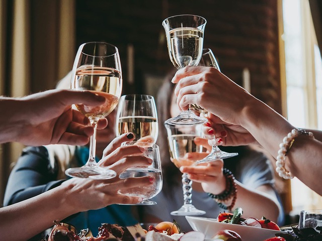 Ngày nào cũng nấu cơm nhưng bố không ăn, 1 hôm đi học về con trai chứng kiến cảnh tượng ám ảnh- Ảnh 3.