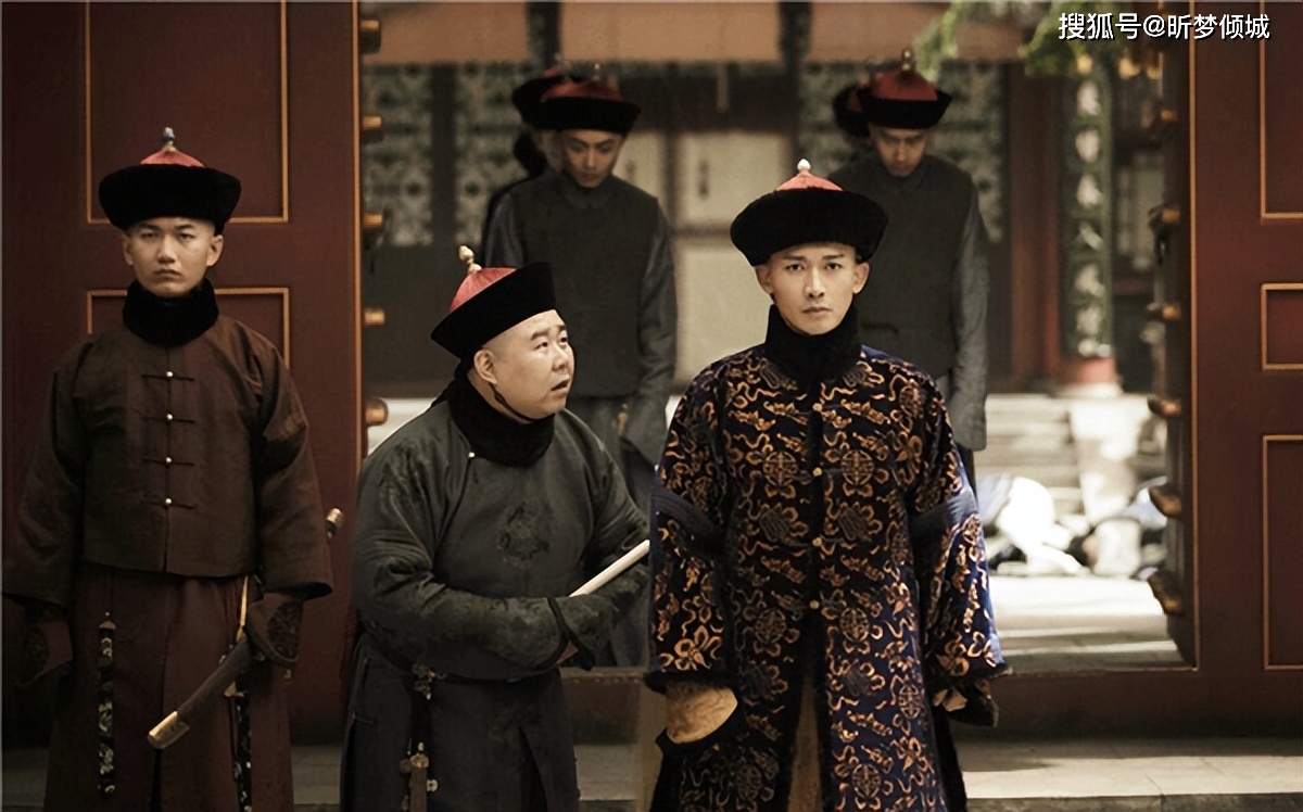 Dung nhan thật của Càn Long qua nét vẽ