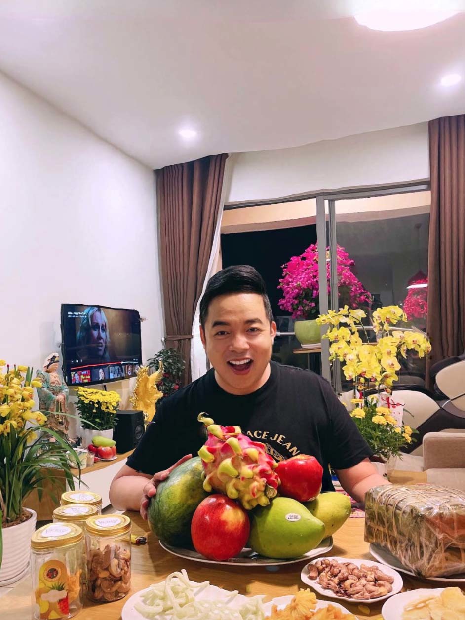 Nam nghệ sĩ có nhà trải từ Việt Nam sang Mỹ, 21 tuổi ly hôn, yêu nhiều mỹ nhân, U50 vẫn không vợ con- Ảnh 2.