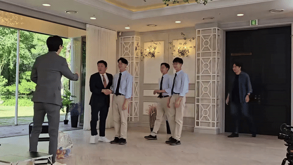 Chiều cao gây sốc hiện tại của bộ 3