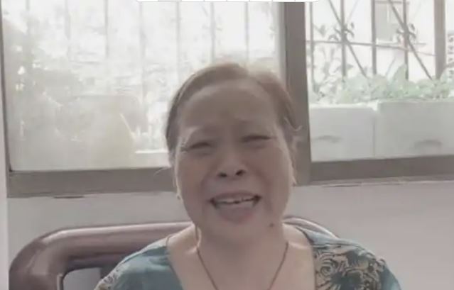 Người phụ nữ gửi tiết kiệm 4,3 tỷ đồng, 15 năm sau đến rút thì tài khoản 0 đồng, ngân hàng thông báo: Bà còn nợ 470 triệu đồng, cần thanh toán- Ảnh 1.