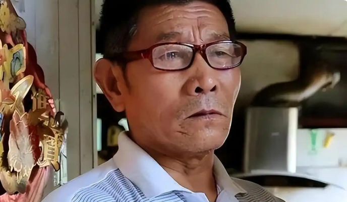 Gia đình 9 người từ chối nhận đền bù 4 căn hộ 400m2, 14 năm sống sống đường cao tốc: Gia đình 9 người từ chối nhận đền bù 4 căn hộ 400m2, 14 năm sống sống đường cao tốc: