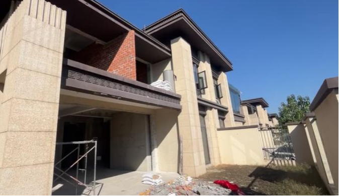 Chi 10 tỷ mua nhà cho con gái, nữ chủ nhà bàng hoàng phát hiện cột chịu lực rỗng: Chủ đầu tư kiên quyết