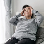 Lương hưu 30 triệu đồng, bà lão U60 ăn chơi hưởng thụ suốt 10 năm, gặp lại bạn cũ mới hối hận: "Tôi tính sai rồi" capture2 1762149542055 1762149542402687410978