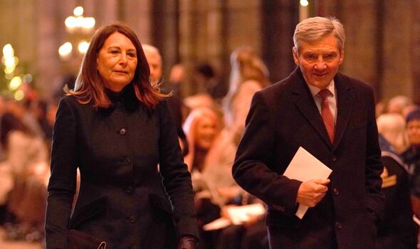 Liệu cha mẹ của Vương phi Kate có được phong tước hiệu quý tộc của Hoàng gia Anh?- Ảnh 1. Liệu cha mẹ của Vương phi Kate có được phong tước hiệu quý tộc của Hoàng gia Anh?- Ảnh 1.