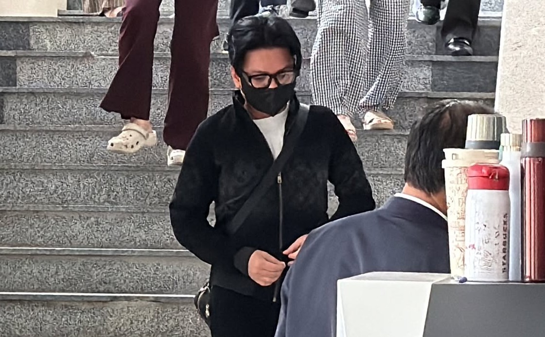 Nam ca sĩ đánh bạc 116 lần trong vụ khách sạn Pullman Hà Nội là ai, chi số tiền khủng cỡ nào?- Ảnh 2.