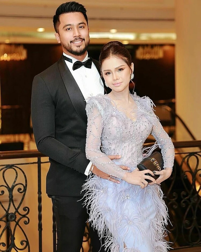 7 triệu người xem nữ diễn viên được anh bồ chính trị gia bơi vượt biển để gặp sau 11 lần bị phản bội- Ảnh 4. 7 triệu người xem nữ diễn viên được anh bồ chính trị gia bơi vượt biển để gặp sau 11 lần bị phản bội- Ảnh 4.