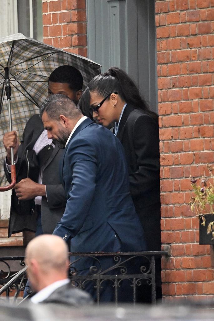 Công khai loạt tin nhắn mật của Diddy và bạn gái: Cassie yêu đương vật vã,