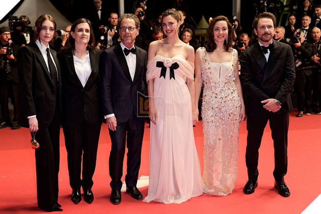 Chris Evans Vắng Mặt Tại Liên Hoan Phim Cannes Để Dự Sinh Nhật Mẹ 70 Tuổi 3