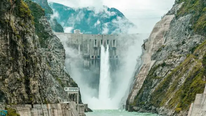 Chiêm ngưỡng con đập