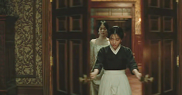 Nữ diễn viên ngoài đời là "tiểu tam" bị ghét bậc nhất, lên phim là tiểu thư kinh điển, đẹp ma mị khó ai sánh bằng cb1e3451113636e4467921207ca22408 1752309569357283777913 1752365153725 1752365154339775022560 0 0 210 401 crop 1752365225782810575992gifpng