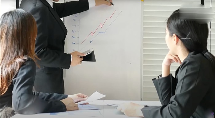 Trong hành trình theo đuổi ước mơ, không ít người trẻ từng chùn bước giữa khó khăn. (Ảnh minh họa)