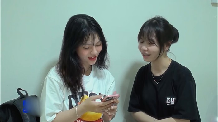 Giữ liên lạc không phải là sự ràng buộc, mà là cách giúp con người xích lại gần nhau hơn. (Ảnh minh họa)