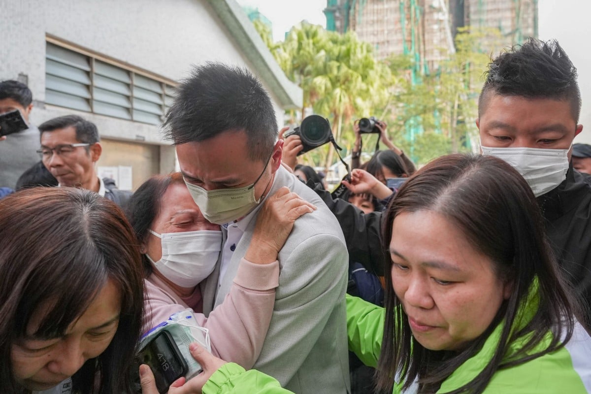 Số người tử vong trong vụ cháy 8 tòa chung cư ở Hong Kong (Trung Quốc) tăng lên 65, hàng chục người vẫn còn mất tích- Ảnh 1.