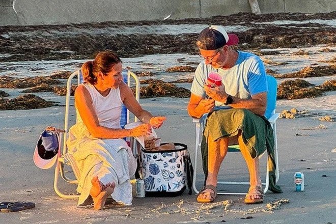 Cựu CEO được vợ tha thứ sau bê bối ngoại tình chấn động thế giới? - 1