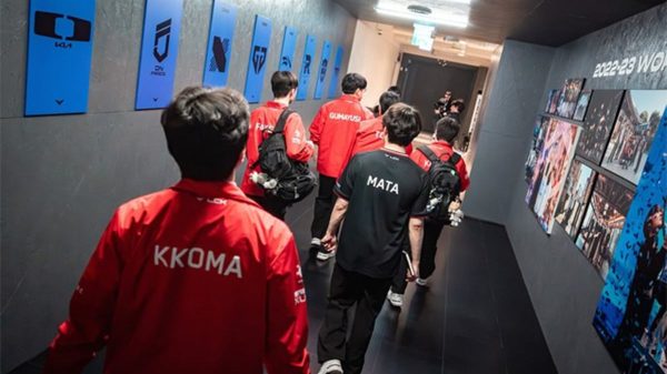 LMHT: CEO của T1 lên tiếng về drama nhưng lại khiến fan cảm thấy tức giận thêm ceo t1 drama 1 vsuyjpg