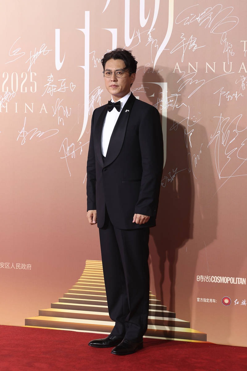 Drama căng đét: Nữ diễn viên hạng A giở trò giật slot chốt thảm đỏ trắng trợn, khiến Lưu Thi Thi khó chịu ra mặt?- Ảnh 1. Drama căng đét: Nữ diễn viên hạng A giở trò giật slot chốt thảm đỏ trắng trợn, khiến Lưu Thi Thi khó chịu ra mặt?- Ảnh 1.