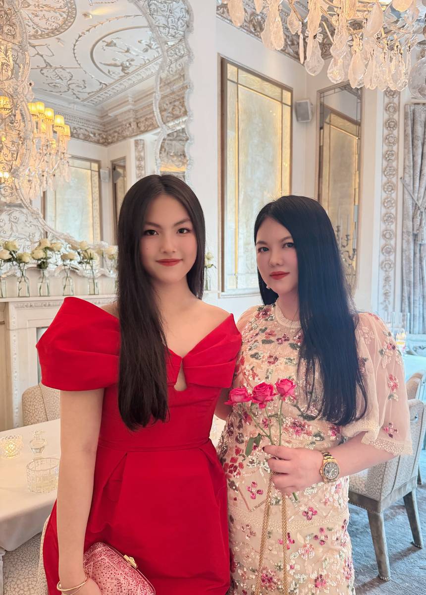 MC Lý Tương đăng ảnh mừng ái nữ Vương Thi Linh tròn 16 tuổi- Ảnh 3.