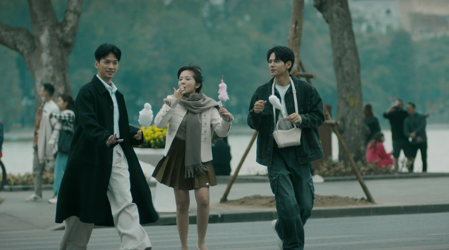 Cặp sao Việt chênh nhau 11 tuổi vẫn đẹp đôi dã man, nhà gái nổi tiếng vì body cực bén- Ảnh 1. Cặp sao Việt chênh nhau 11 tuổi vẫn đẹp đôi dã man, nhà gái nổi tiếng vì body cực bén- Ảnh 1.