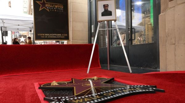 Cố Diễn Viên Chadwick Boseman Nhận Ngôi Sao Trên Đại lộ Danh Vọng Hollywood chadwick boseman ngoi sao danh vong gjnfjpg 1