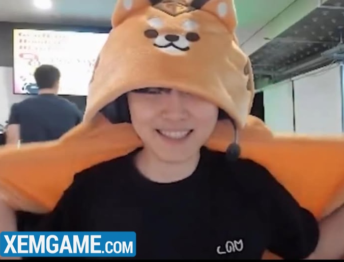 Chovy trổ tài bán “chăn GenRang” cực mượt khiến nhiều fan thích thú chan trum dau genrang 1