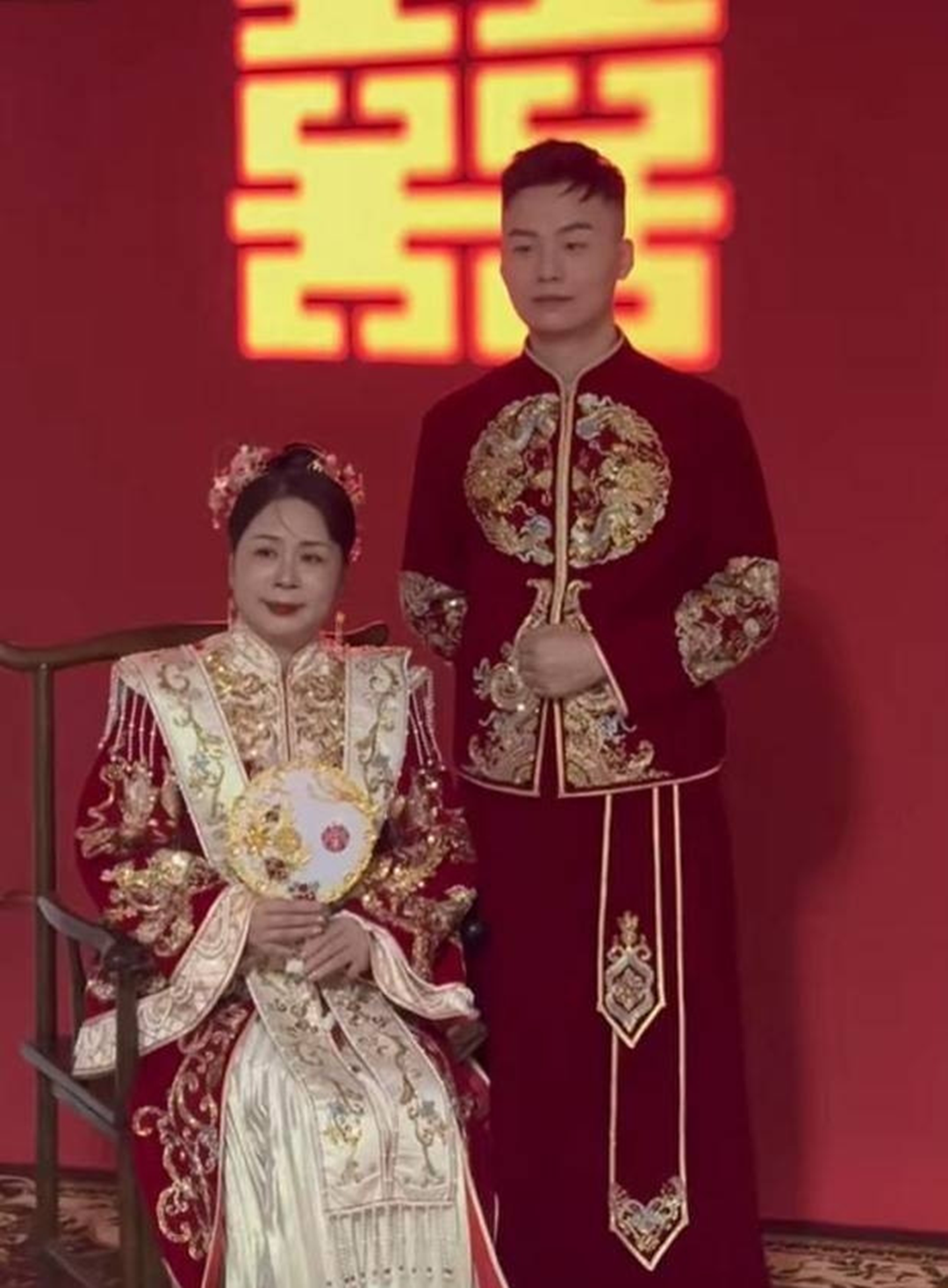 Chàng trai 20 tuổi lấy vợ già bằng tuổi mẹ mình, sau đám cưới cái kết thật Chàng trai 20 tuổi lấy vợ già bằng tuổi mẹ mình, sau đám cưới cái kết thật