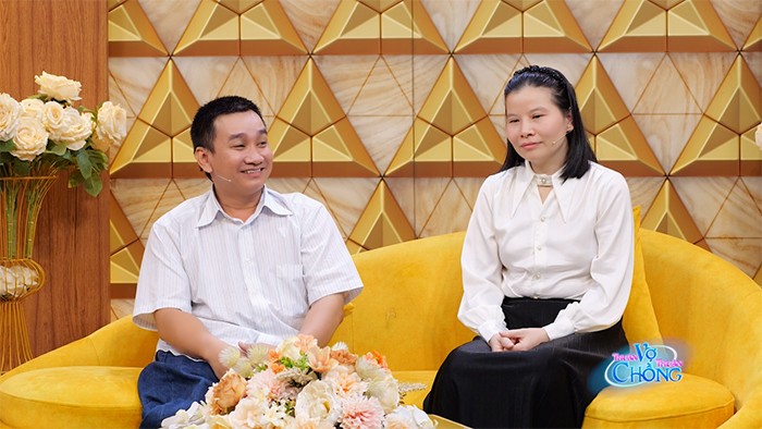 chang-trai-cua-do-co-giao-bat-chap-gia-dinh-phan-doi-chuyen-tinh-co-giao-1-1759323622-804-width700height394 Minh Hảo thừa nhận từng muốn rút lui vì áp lực quá lớn.