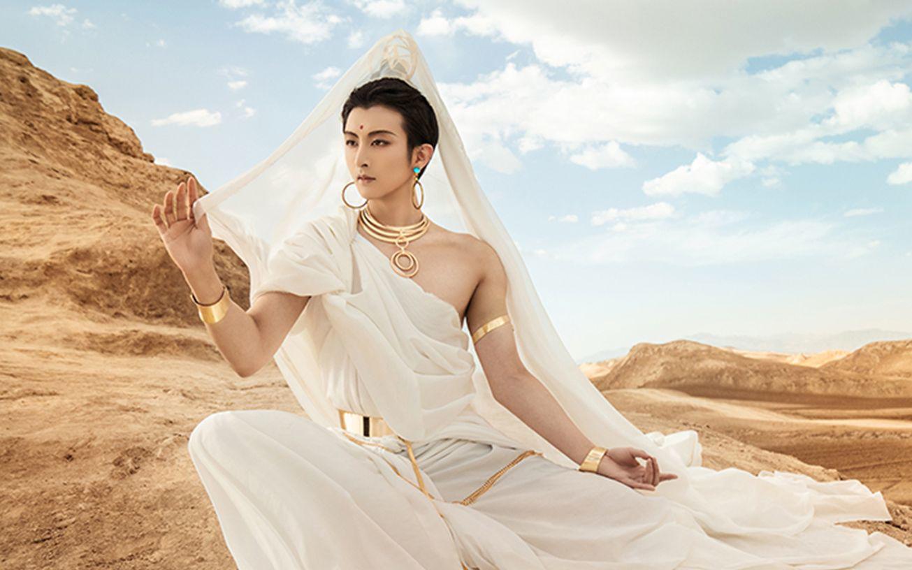 Tiểu Mộng hoá thân thành Bồ Tát.