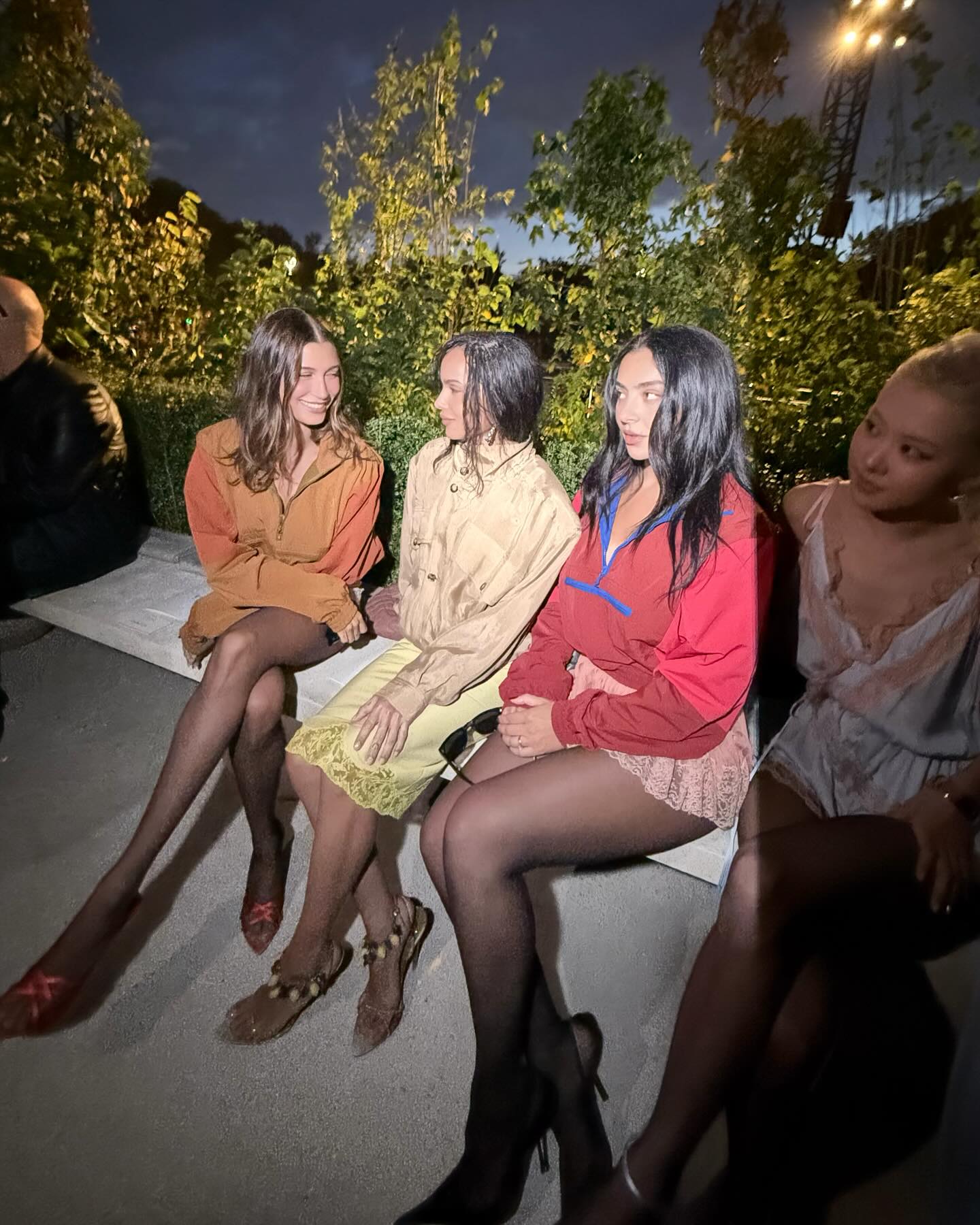 Dàn sao nữ lộ thêm 1 hành động công khai bất lịch sự với Rosé (BLACKPINK)?- Ảnh 6. Dàn sao nữ lộ thêm 1 hành động công khai bất lịch sự với Rosé (BLACKPINK)?- Ảnh 6.