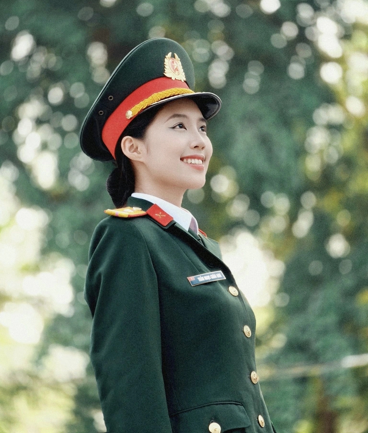 Gia thế đáng nể của nữ quân nhân vừa đăng quang Á hậu Việt Nam 2024- Ảnh 2. Gia thế đáng nể của nữ quân nhân vừa đăng quang Á hậu Việt Nam 2024- Ảnh 2.