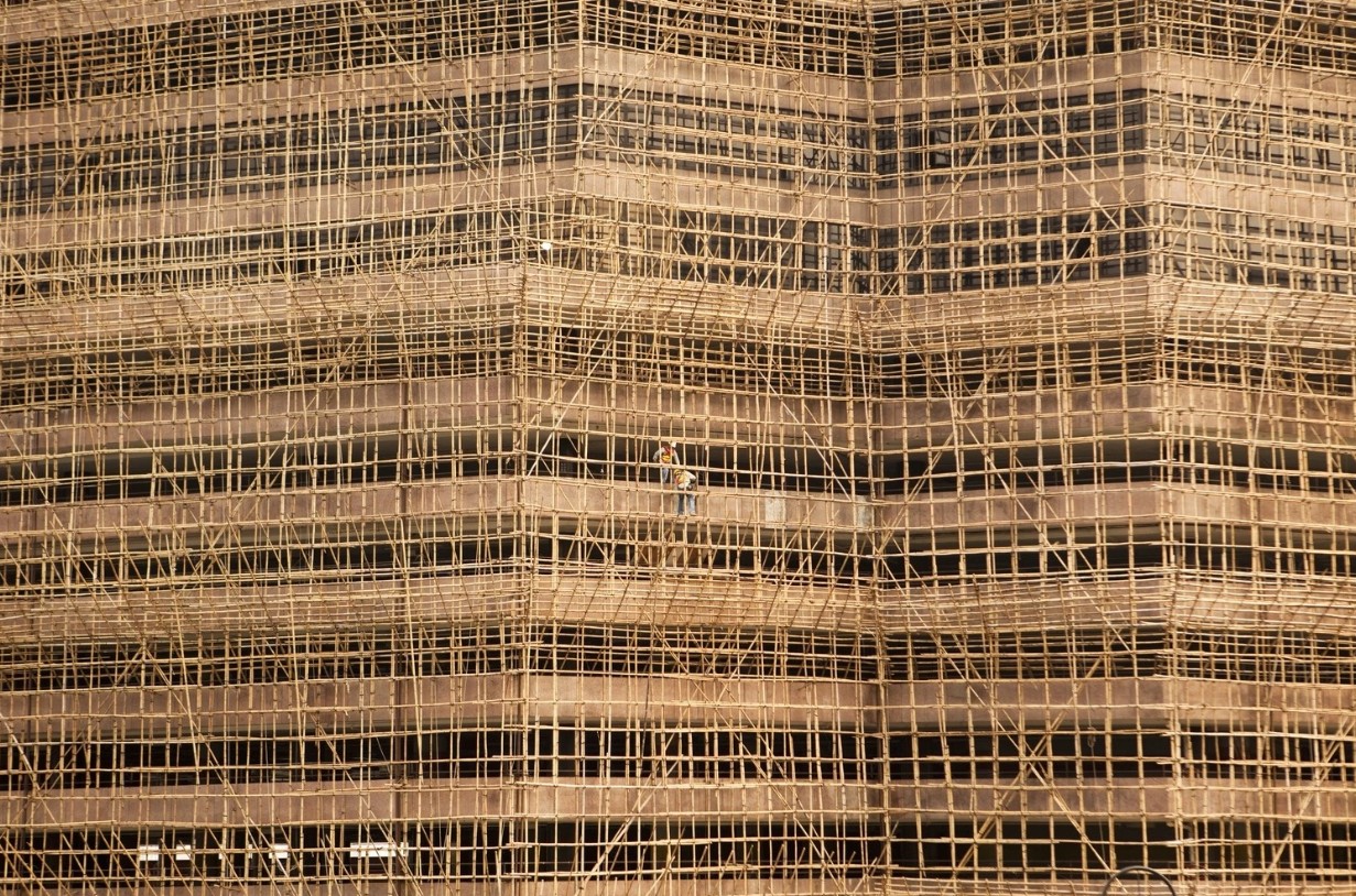 Dựng lại hiện trường: Giàn giáo tre dày như mạng nhện trở thành mồi lửa khiến chung cư của hơn 4.000 cư dân thành ngọn đuốc sống- Ảnh 8.