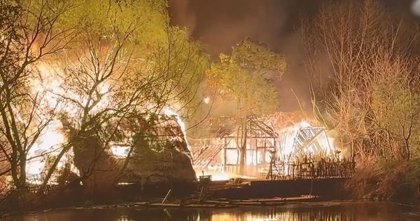 Hot nhất MXH: Kinh hoàng khoảnh khắc phim trường cháy rụi, dàn diễn viên hạng A hoảng loạn tháo chạy 29 Hot nhất MXH: Kinh hoàng khoảnh khắc phim trường cháy rụi, dàn diễn viên hạng A hoảng loạn tháo chạy chay6 1742488235572 1742488236377321708888 36 0 564 1009 crop 1742488483186307453661jpg