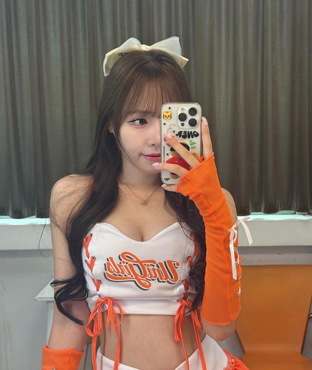 Và cô cũng có vóc dáng nóng bỏng